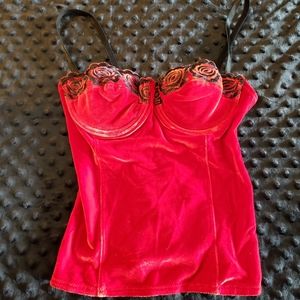 ❤Secret treasures bustier, size 34B, red velvet with black roses,like new❤